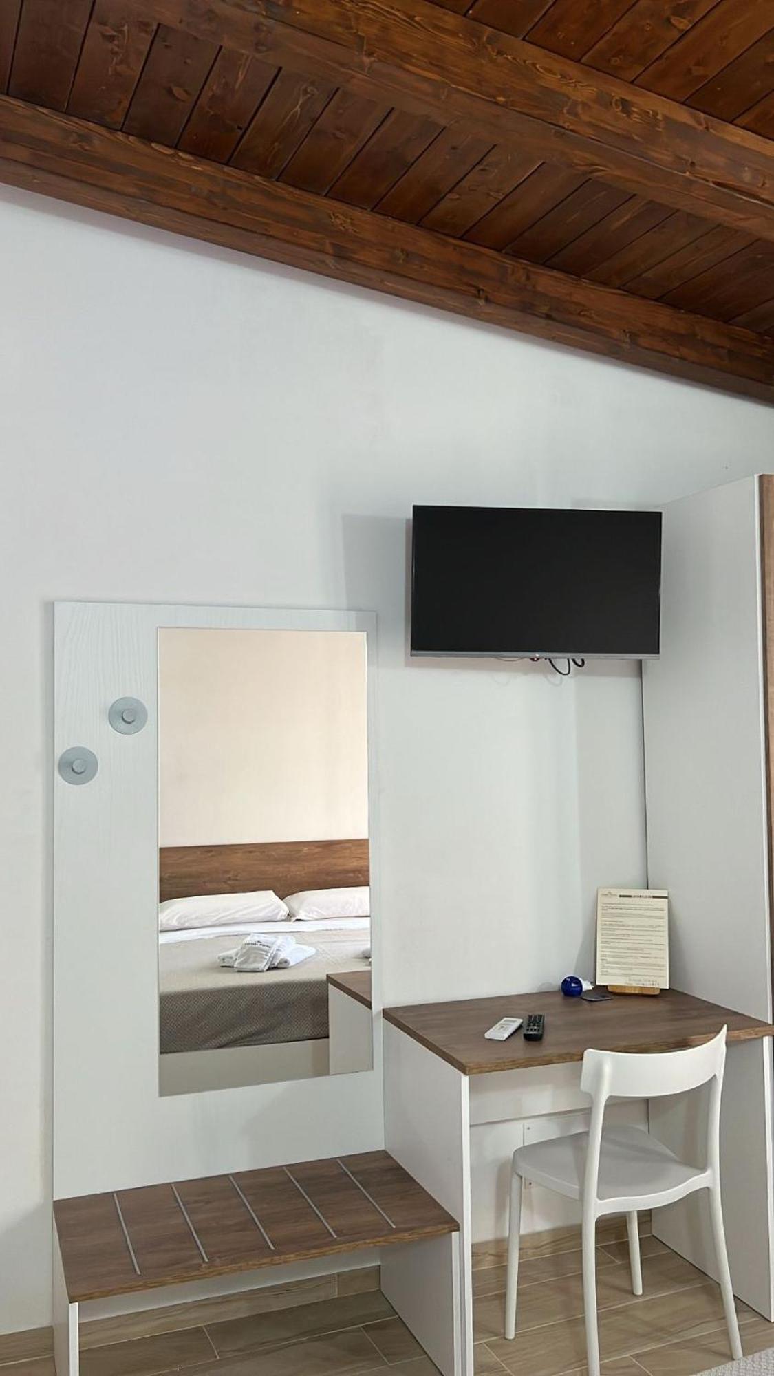 B&B Vittorio Emanuele Cirò Marina Екстериор снимка