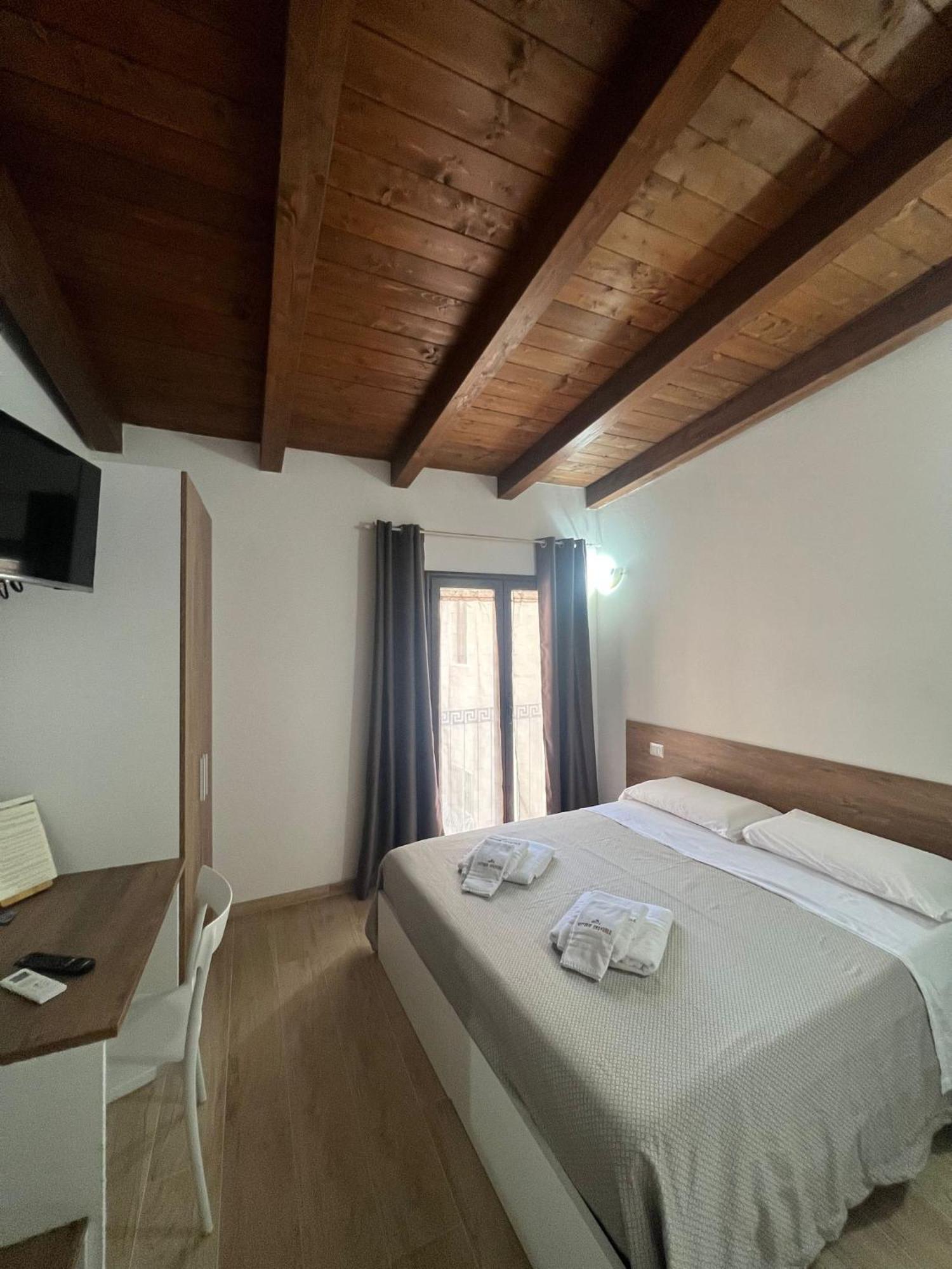 B&B Vittorio Emanuele Cirò Marina Екстериор снимка